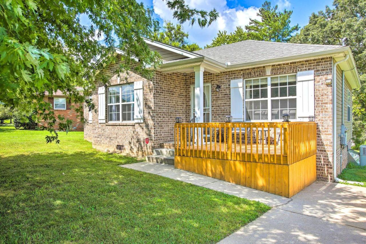 Charming Springfield Escape With Furnished Deck Exterior foto