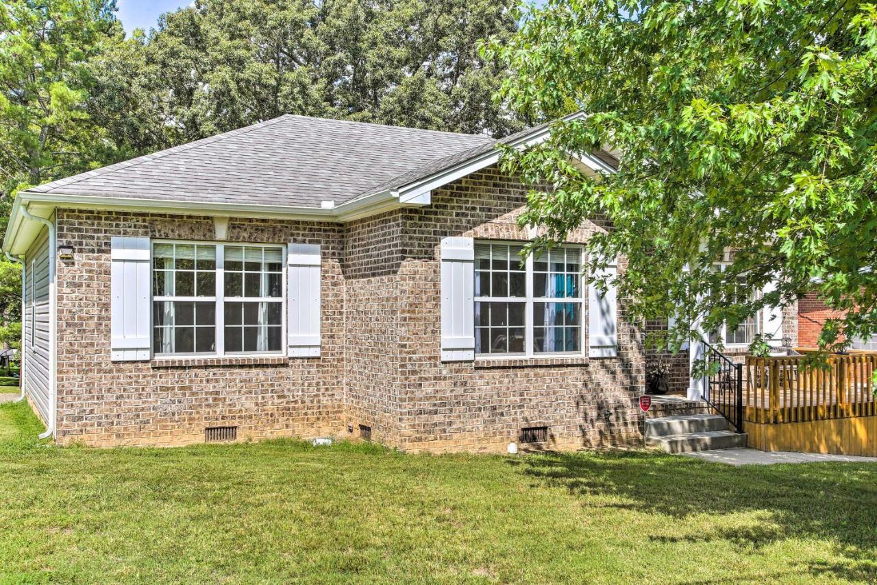 Charming Springfield Escape With Furnished Deck Exterior foto